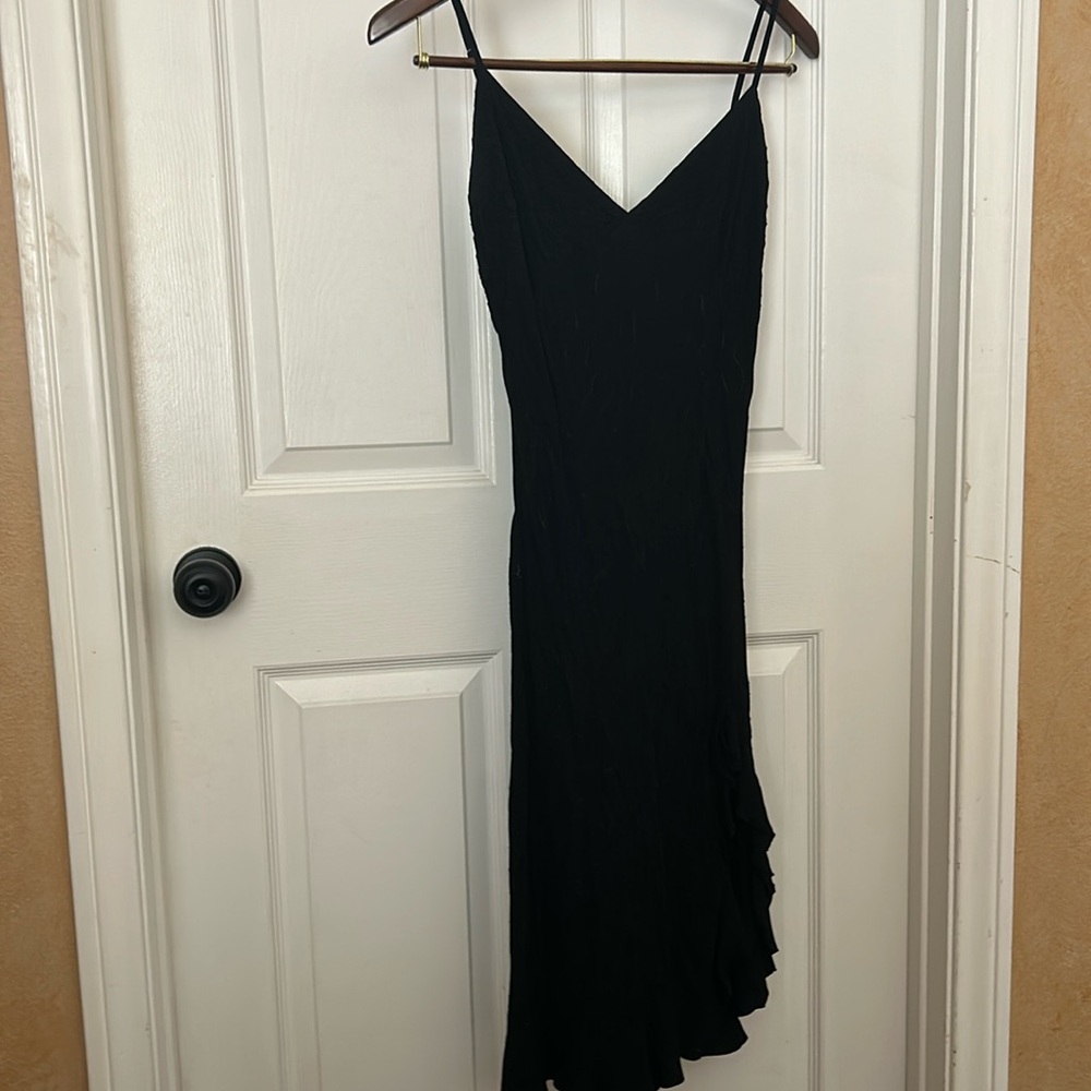 Gaya LBD, Embroidered & Sexy dress